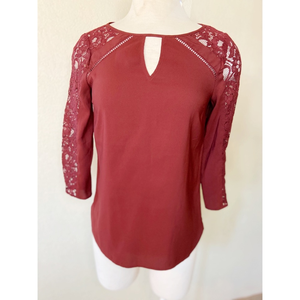Burgundy 3/4 sleeve blouse